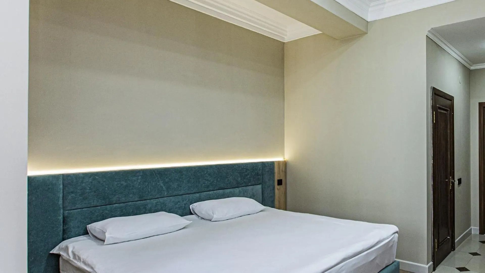 אלמטי Kaier Hotel